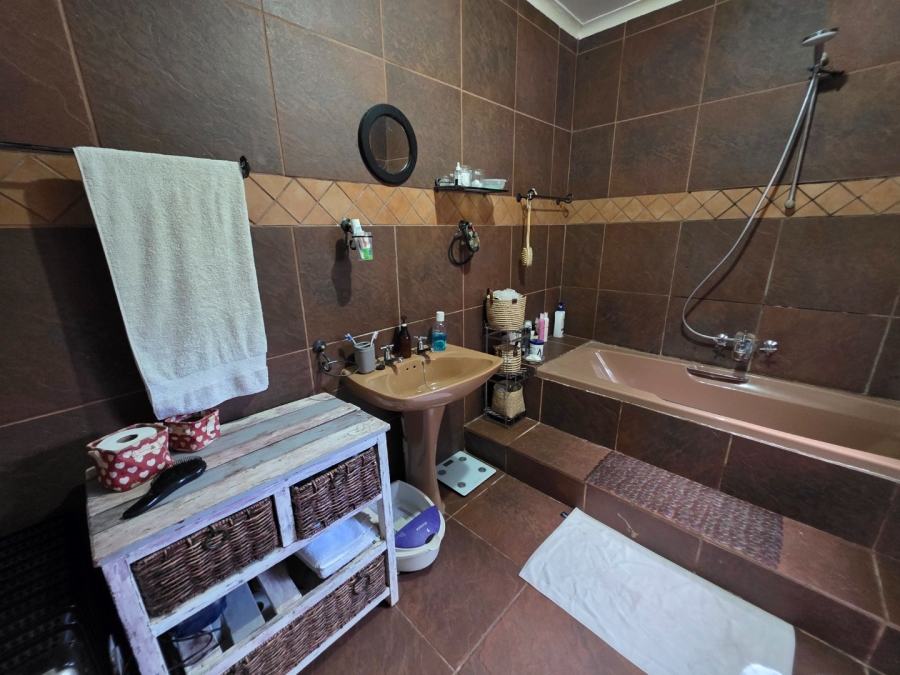 3 Bedroom Property for Sale in Pellissier Free State